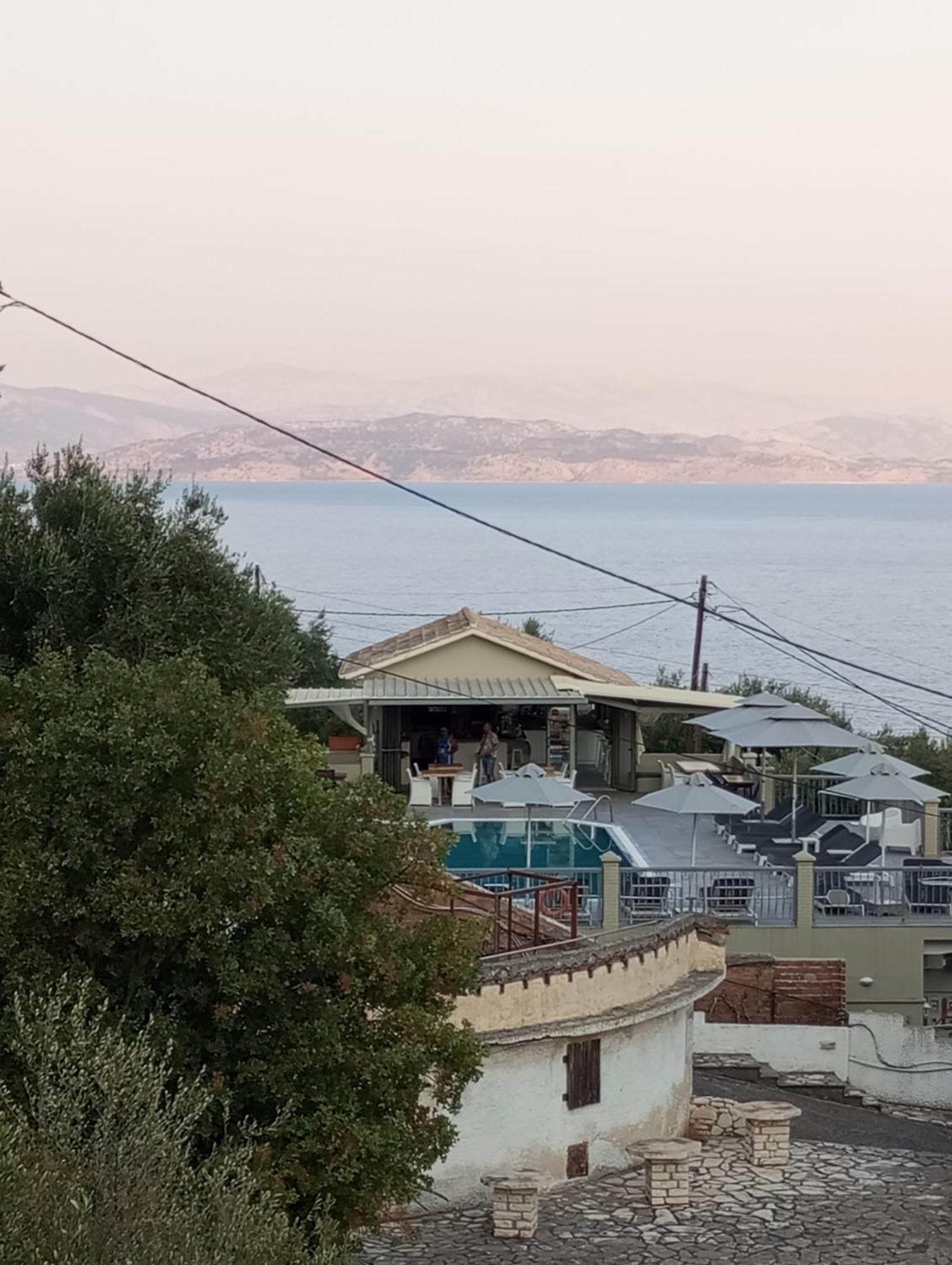 Sarakinos Apartments Barbati Exteriér fotografie