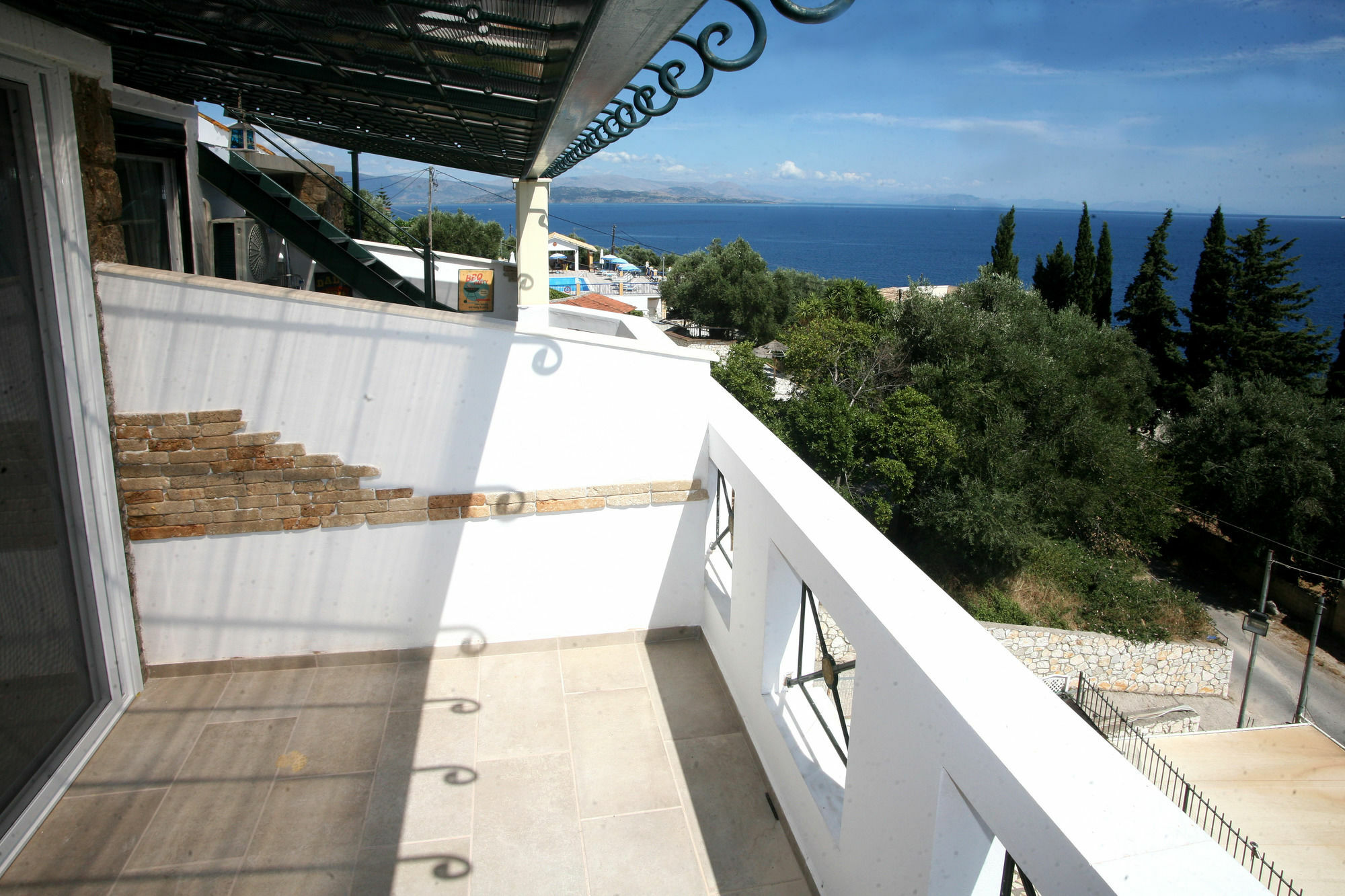Sarakinos Apartments Barbati Exteriér fotografie